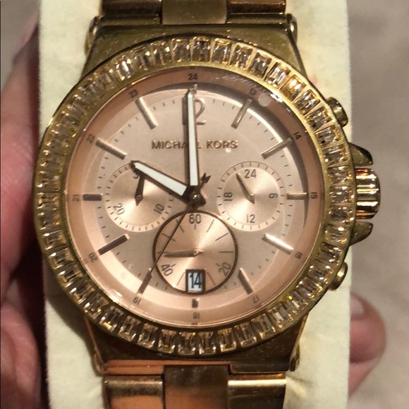 Michael Kors watch - Picture 2 of 3